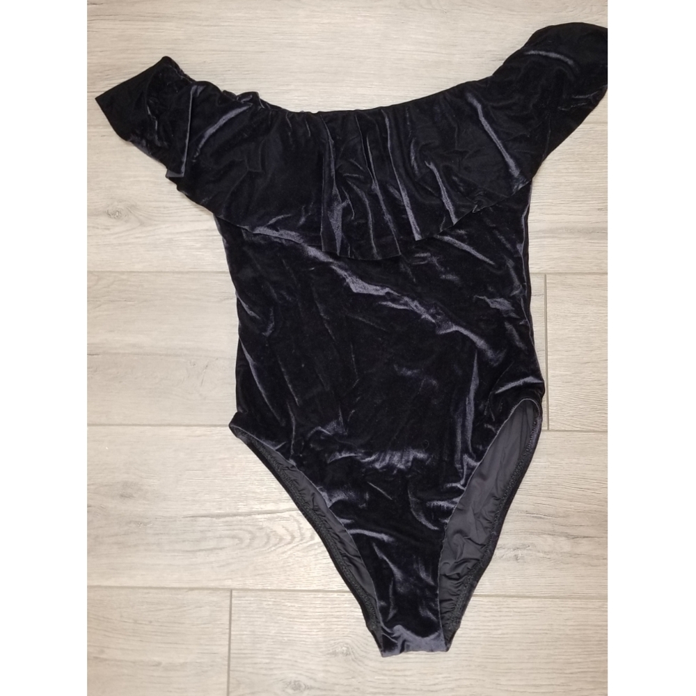 Off the shoulder swim suite
